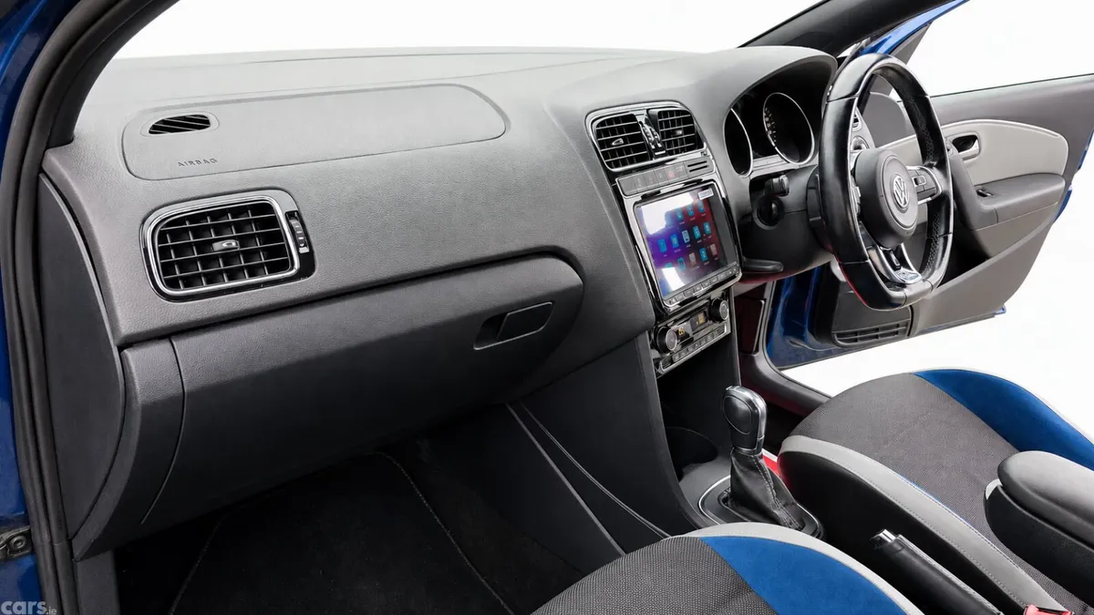 Volkswagen Polo Hatchback, Petrol, 2015, Blue