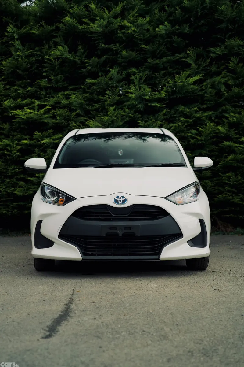 Toyota Yaris Hatchback, Petrol Hybrid, 2023, White