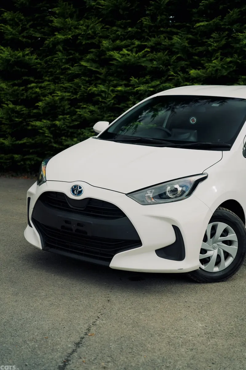 Toyota Yaris Hatchback, Petrol Hybrid, 2023, White