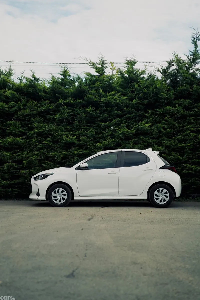 Toyota Yaris Hatchback, Petrol Hybrid, 2023, White
