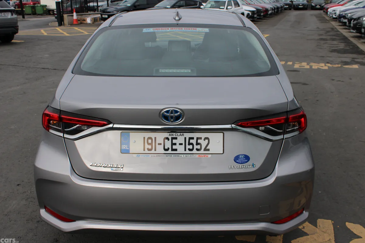 Toyota Corolla Saloon, Petrol Hybrid, 2019, Grey