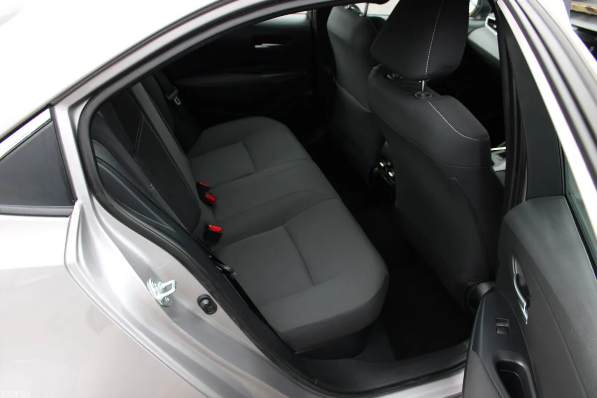 Toyota Corolla Saloon, Petrol Hybrid, 2019, Grey