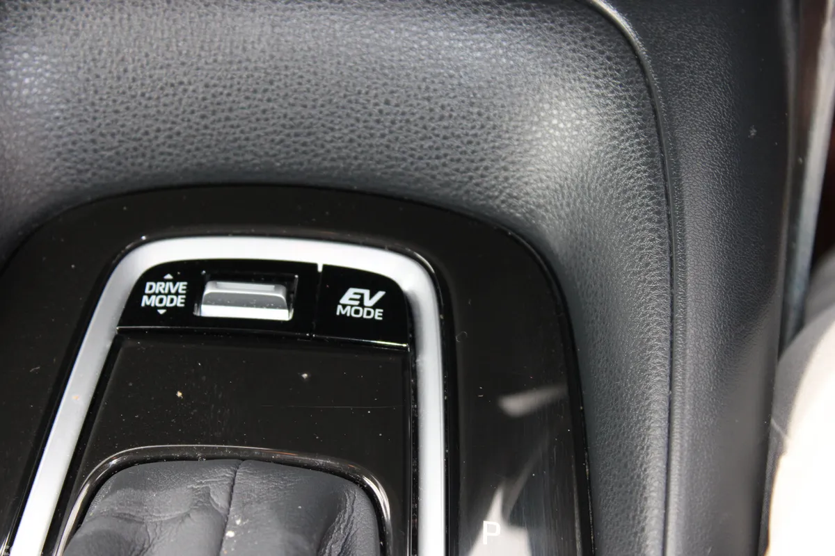 Toyota Corolla Saloon, Petrol Hybrid, 2019, Grey