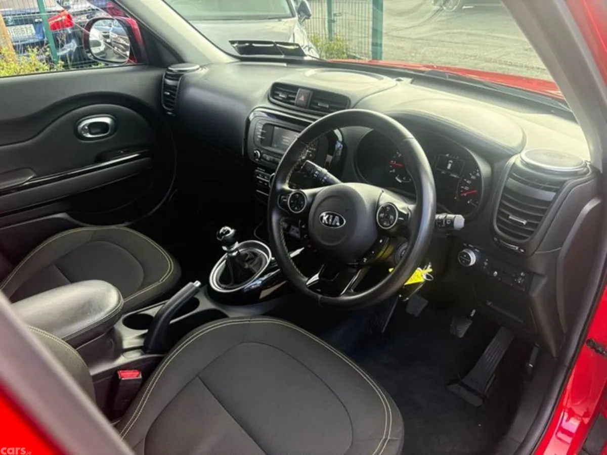 Kia Soul Hatchback, Diesel, 2014, Red