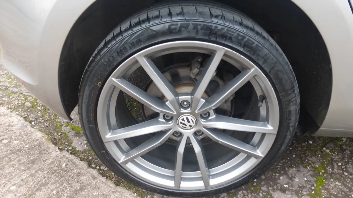 Volkswagen Golf Hatchback, Petrol, 2016, Grey