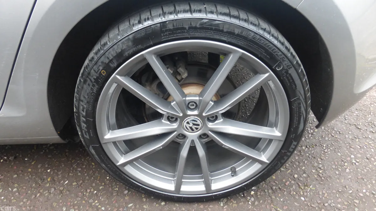 Volkswagen Golf Hatchback, Petrol, 2016, Grey