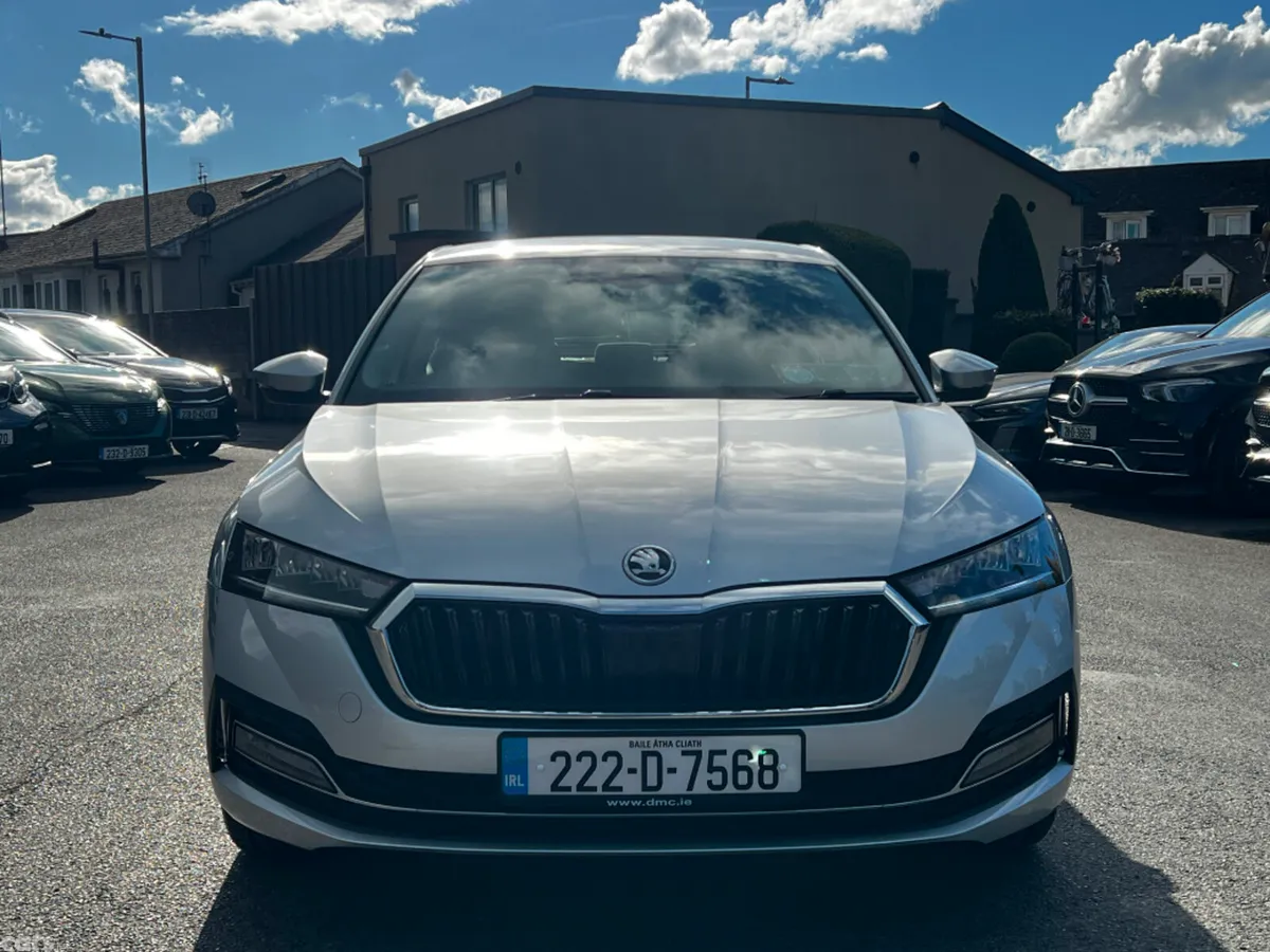 Skoda Octavia Saloon, Diesel, 2022, Grey