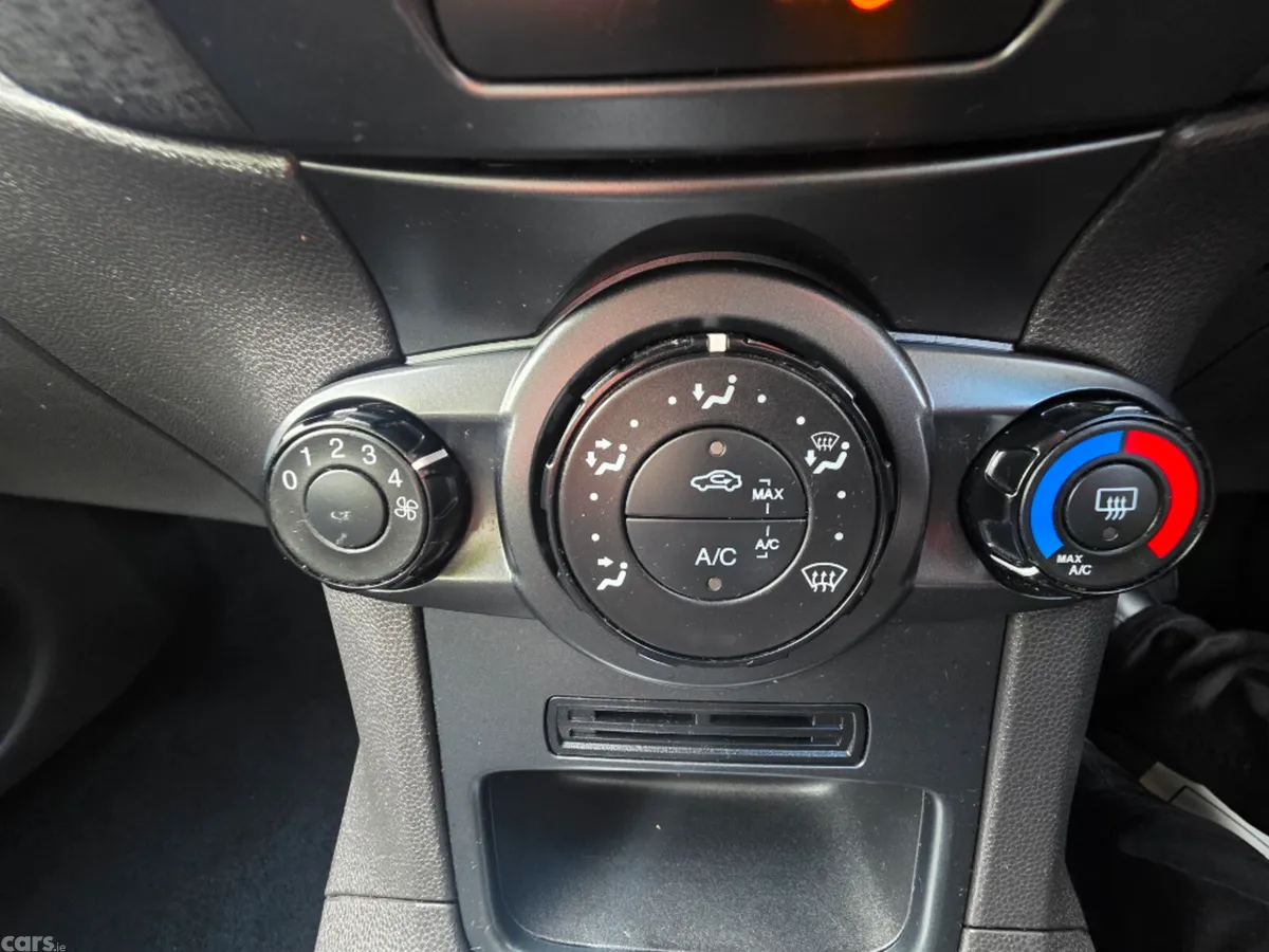 Ford Fiesta Hatchback, Diesel, 2014, Blue