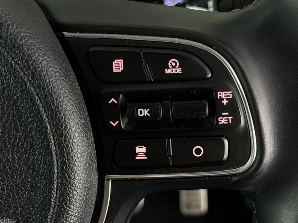 Kia Niro Hatchback, Petrol Plug-in Hybrid, 2021, White