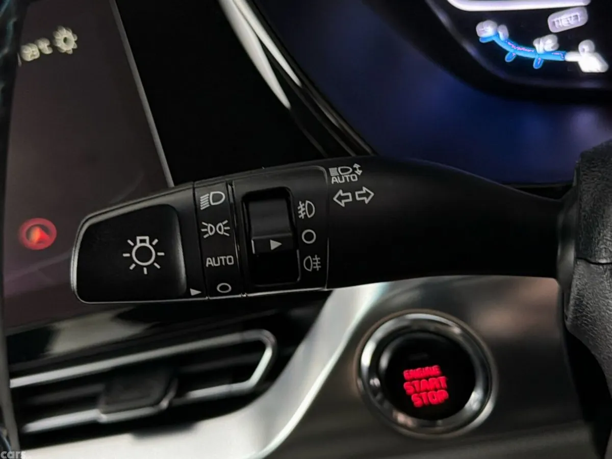 Kia Niro Hatchback, Petrol Plug-in Hybrid, 2021, White