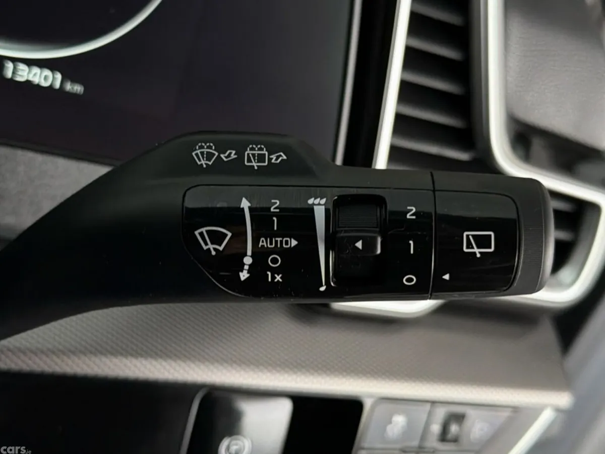 Kia Sportage SUV, Petrol Plug-in Hybrid, 2025, White