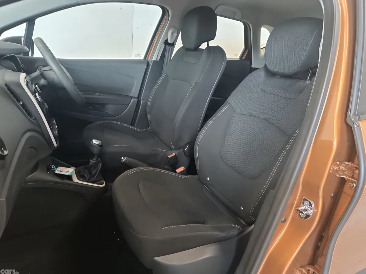 Renault Captur Hatchback, Petrol, 2019, Orange