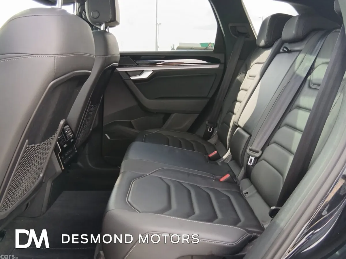 Volkswagen Touareg SUV, Diesel, 2021, Black
