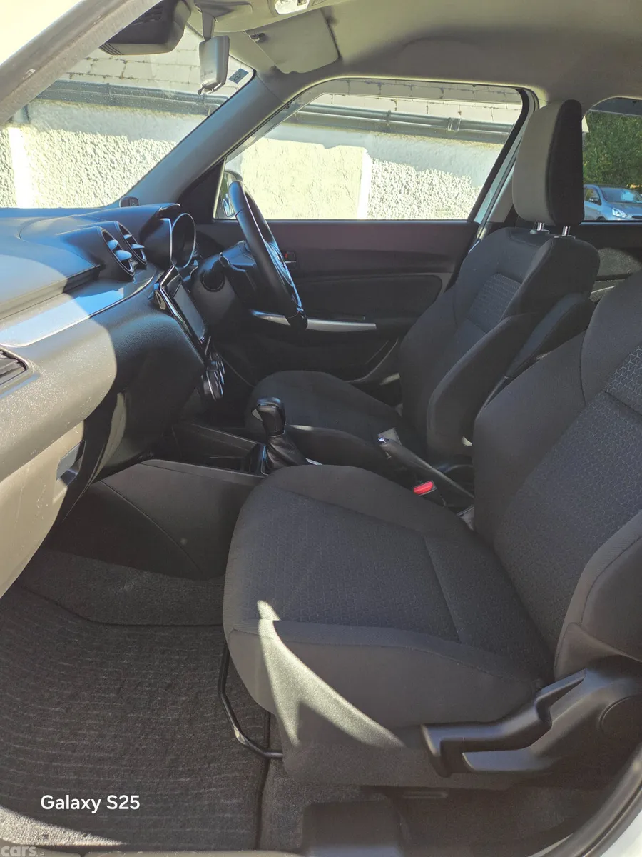 Suzuki Swift Hatchback, Petrol Plug-in Hybrid, 2019, White