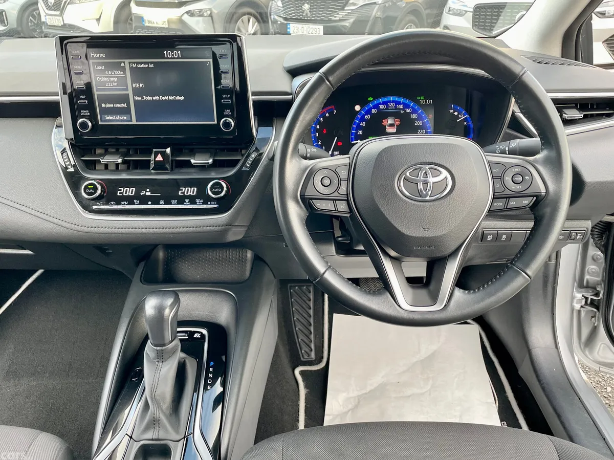 Toyota Corolla Saloon, Petrol Hybrid, 2022, Silver