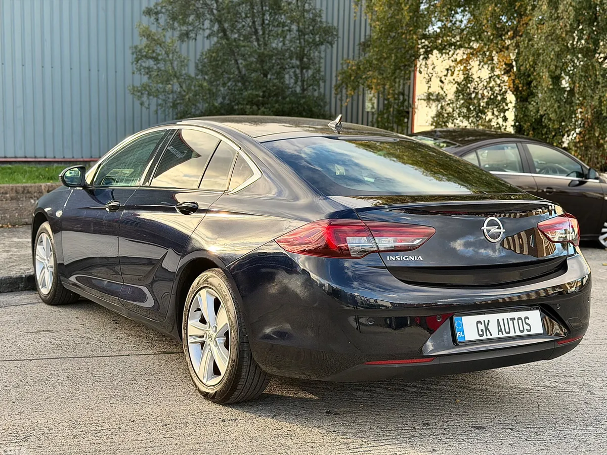Opel Insignia Hatchback, Diesel, 2019, Blue