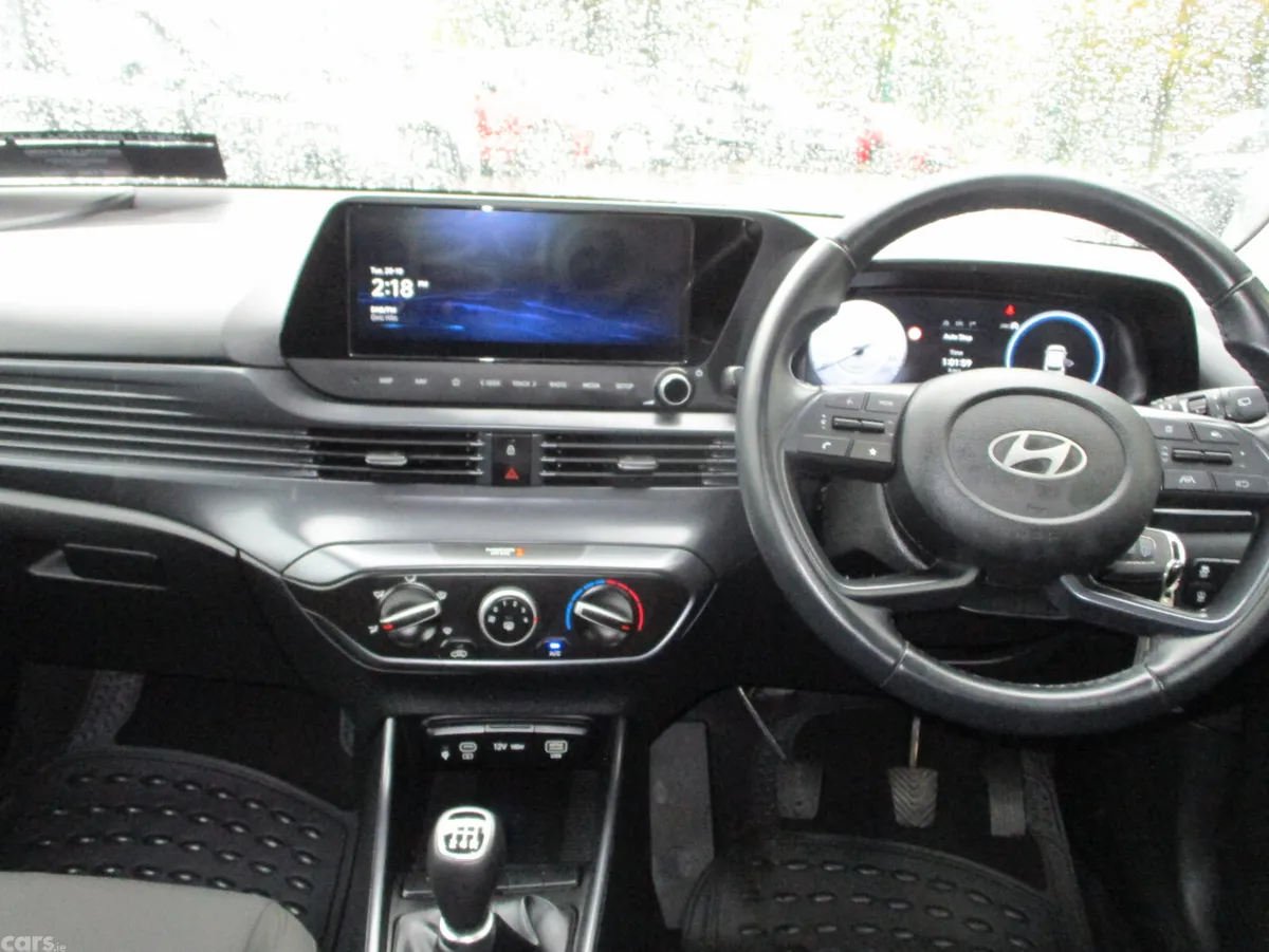 Hyundai i20 Hatchback, Petrol, 2024, Black