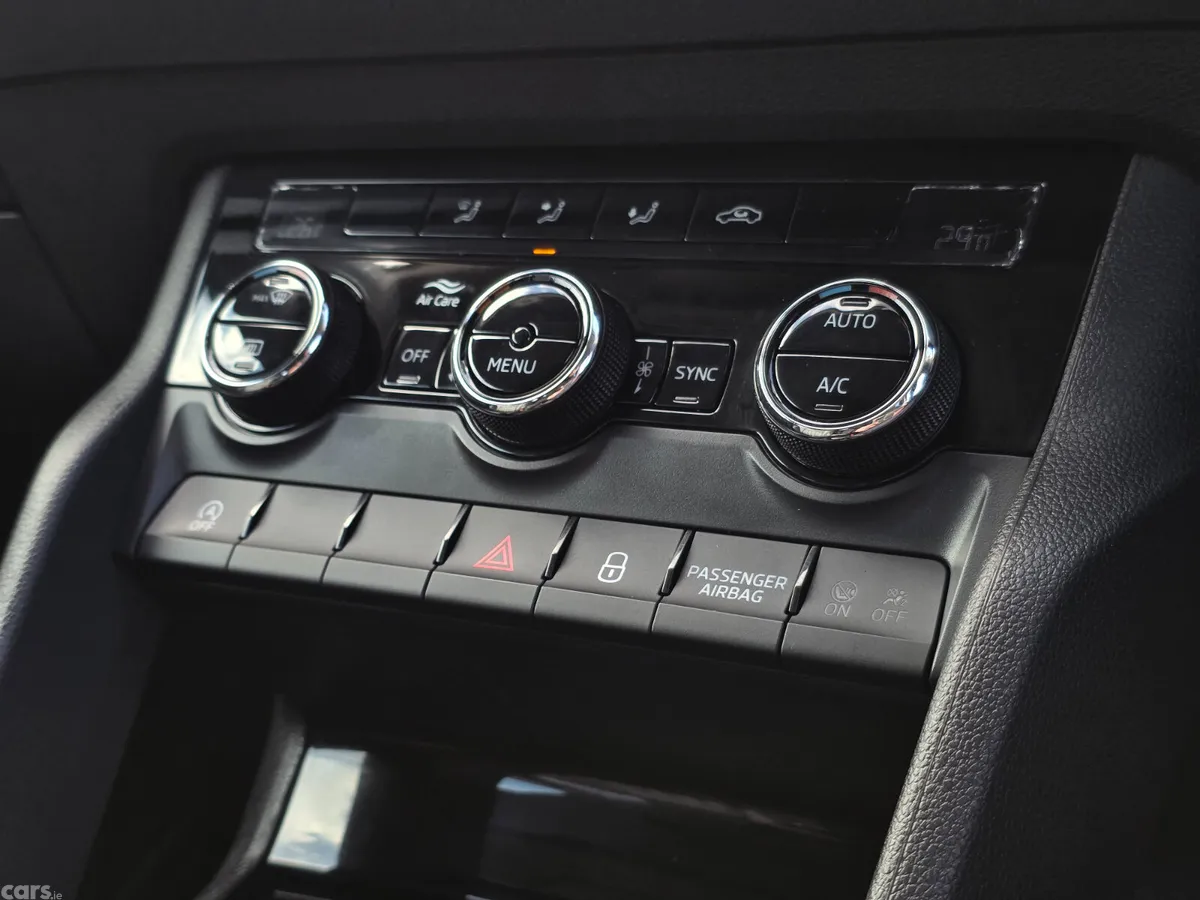 Skoda Karoq SUV, Diesel, 2019, Blue