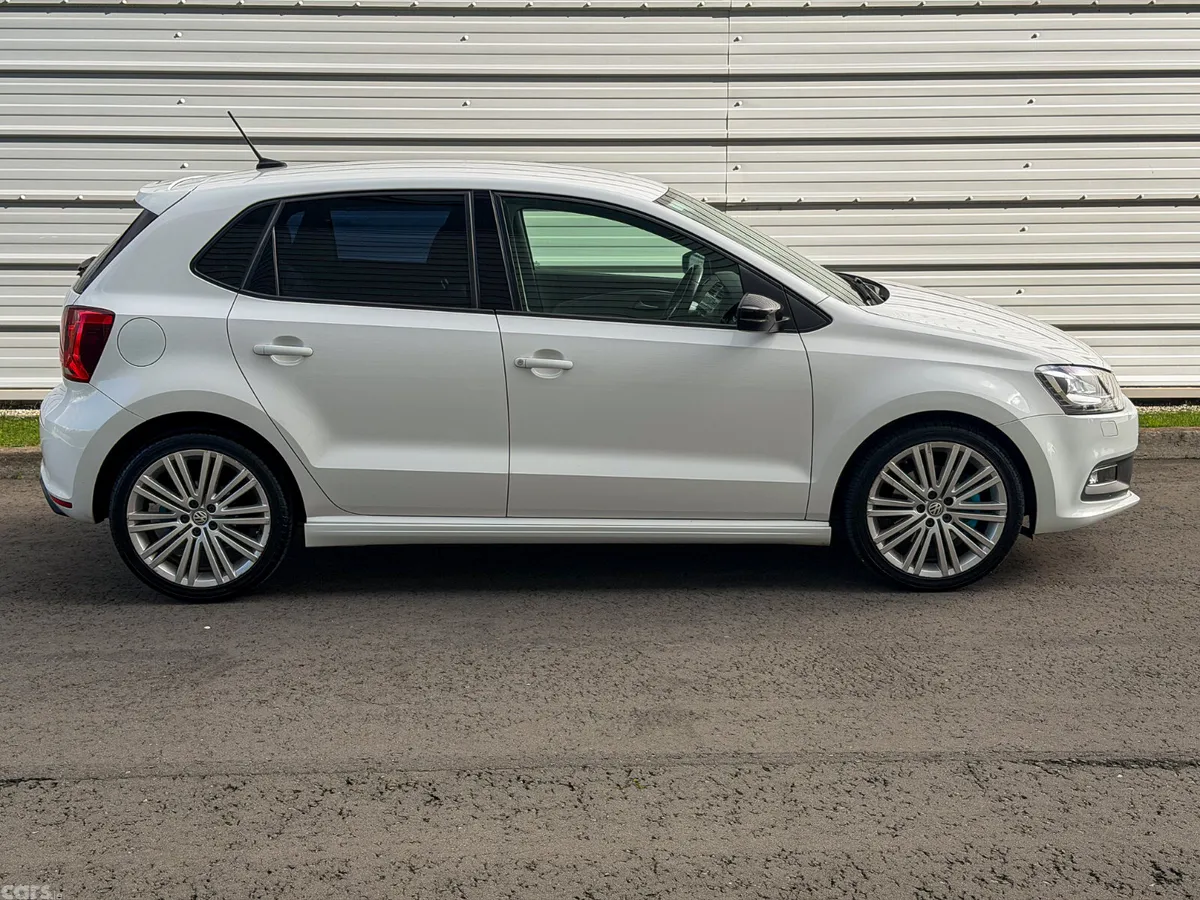 Volkswagen Polo Hatchback, Petrol, 2015, White