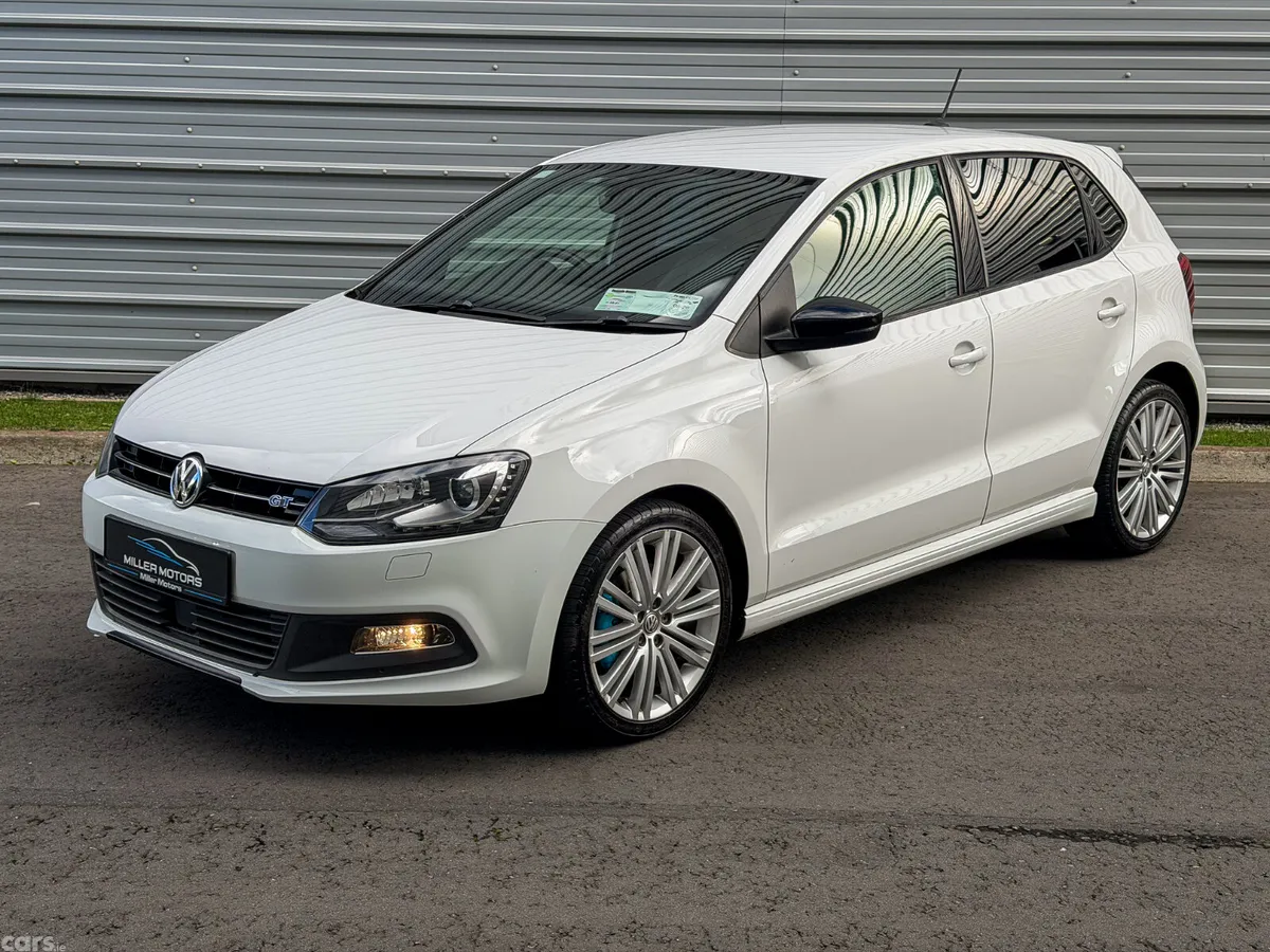 Volkswagen Polo Hatchback, Petrol, 2015, White