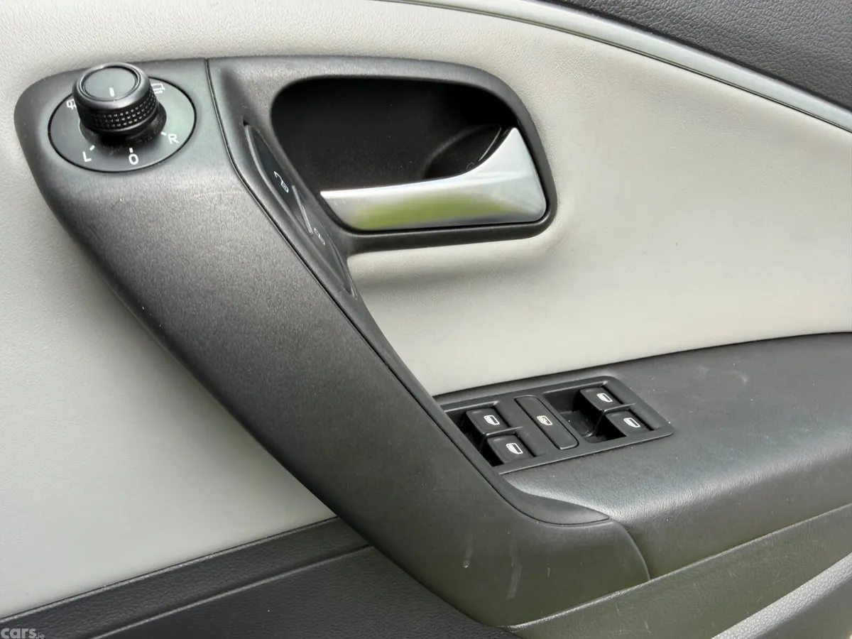 Volkswagen Polo Hatchback, Petrol, 2015, White