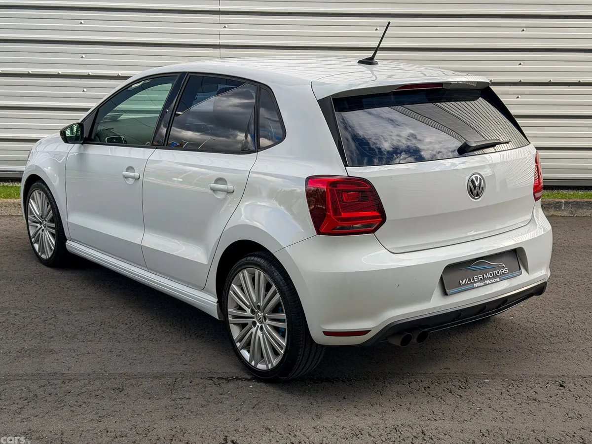 Volkswagen Polo Hatchback, Petrol, 2015, White