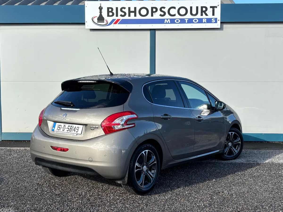 Peugeot 208 Hatchback, Petrol, 2015, Beige