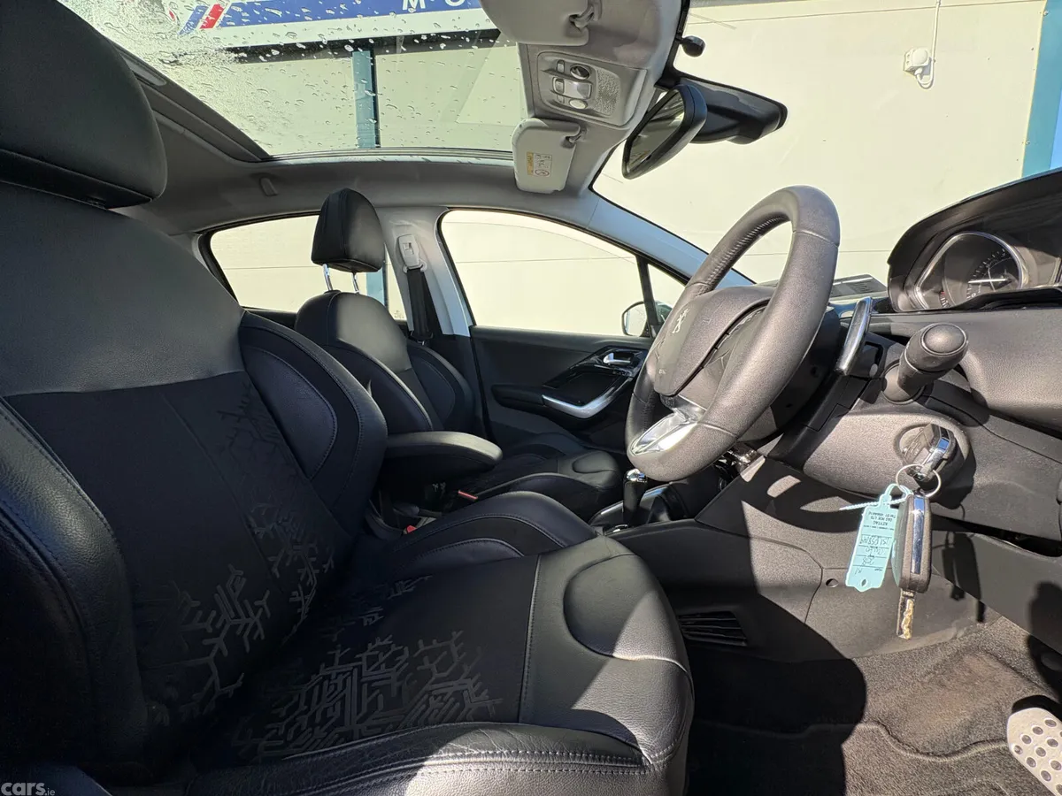 Peugeot 208 Hatchback, Petrol, 2015, Beige