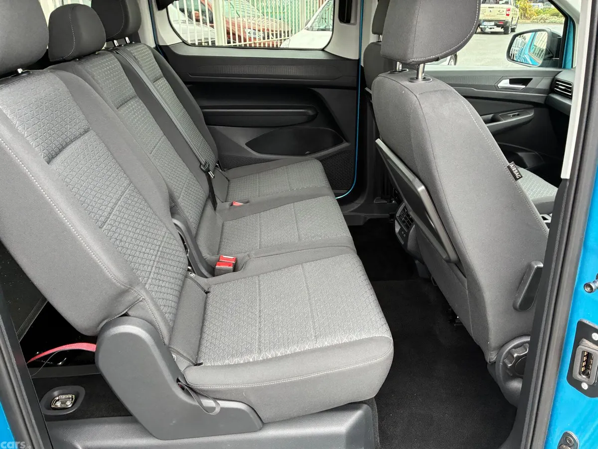 Ford Tourneo Connect MPV, Diesel, 2024, Blue