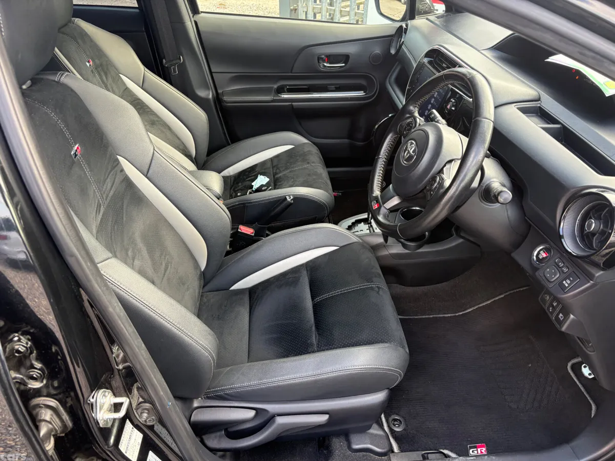 Toyota Aqua Hatchback, Petrol Hybrid, 2020, Black