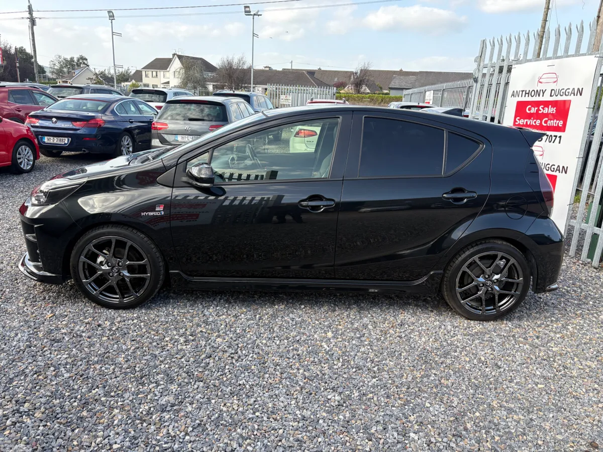 Toyota Aqua Hatchback, Petrol Hybrid, 2020, Black