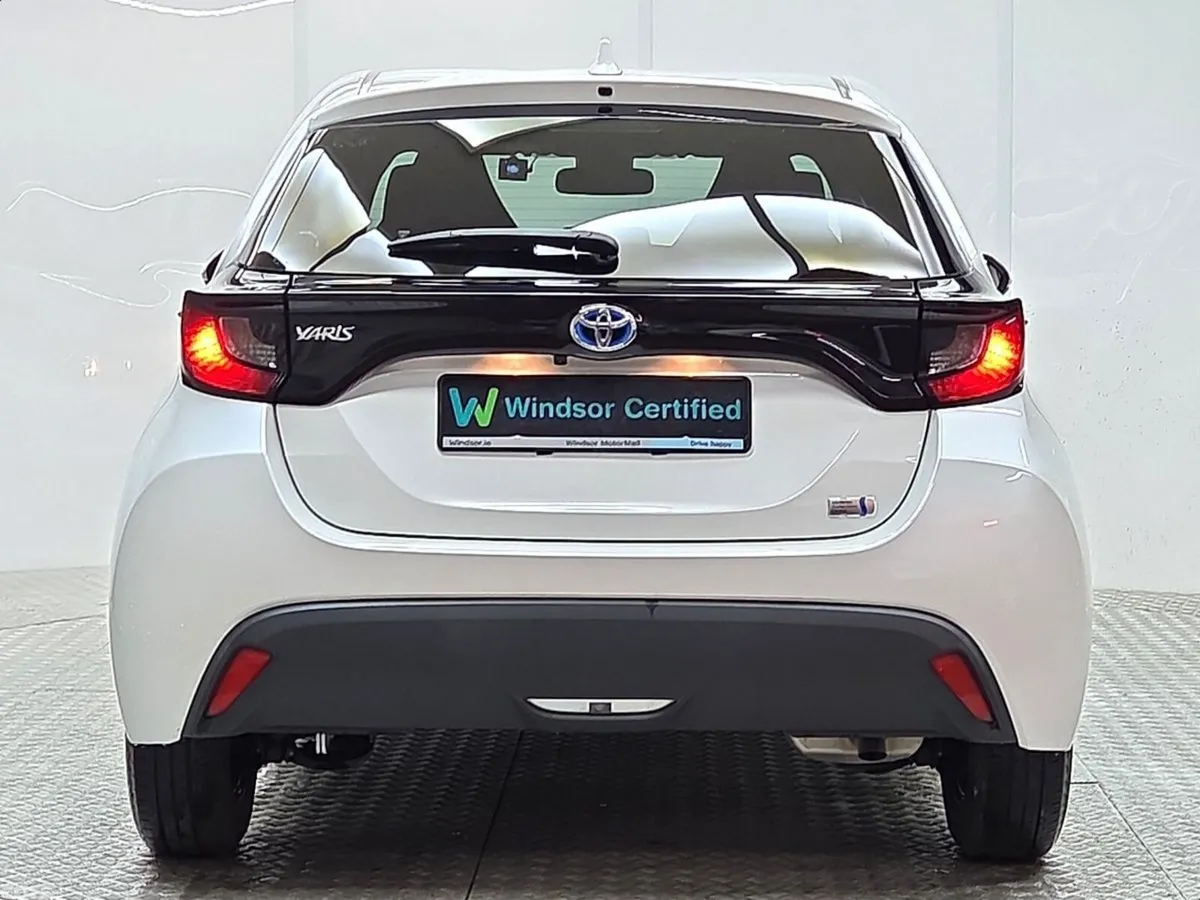 Toyota Yaris Hatchback, Petrol Hybrid, 2023, White