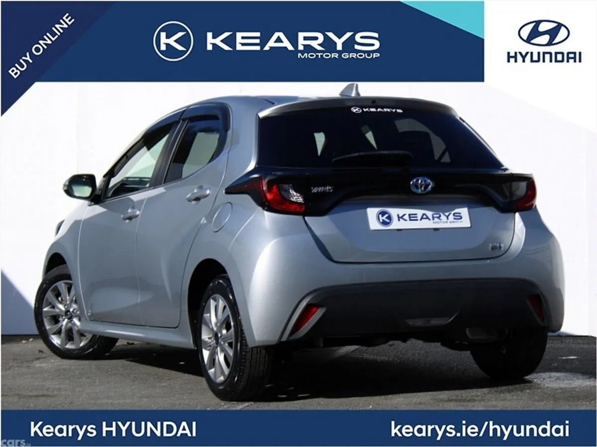 Toyota Yaris Hatchback, Petrol Hybrid, 2021, Silver