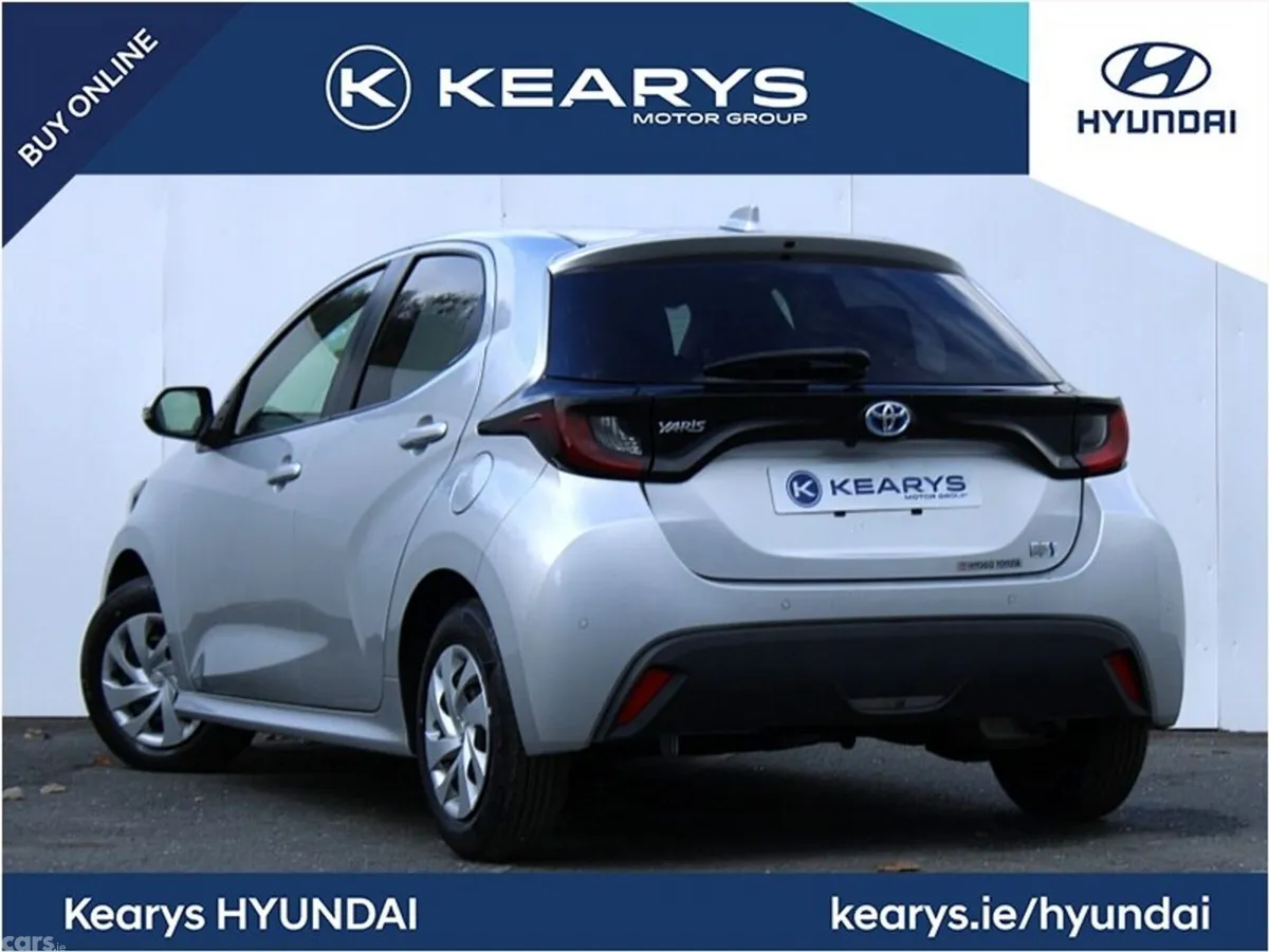 Toyota Yaris Hatchback, Petrol Hybrid, 2021, Silver