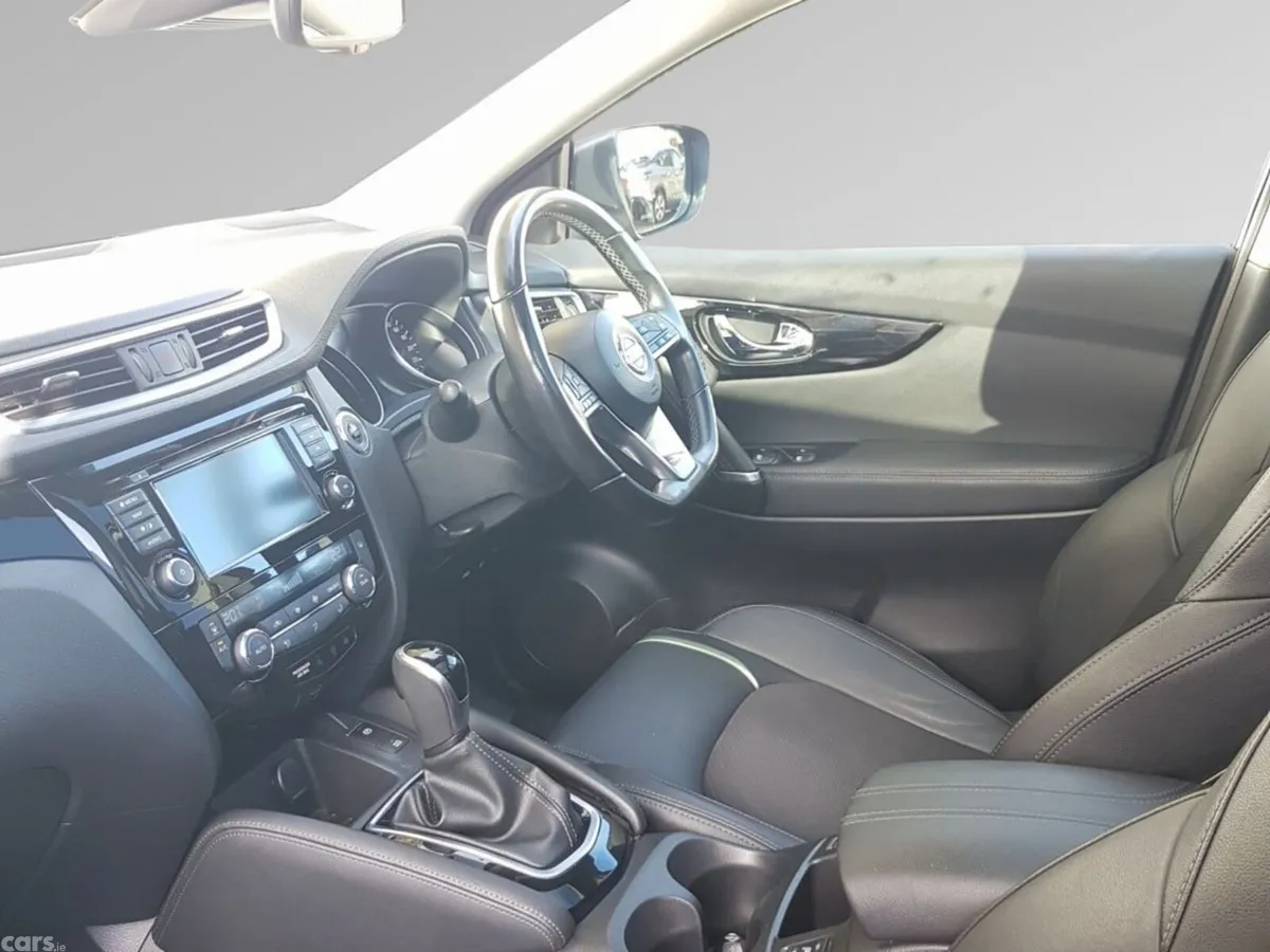 Nissan Qashqai SUV, Petrol, 2020, Red