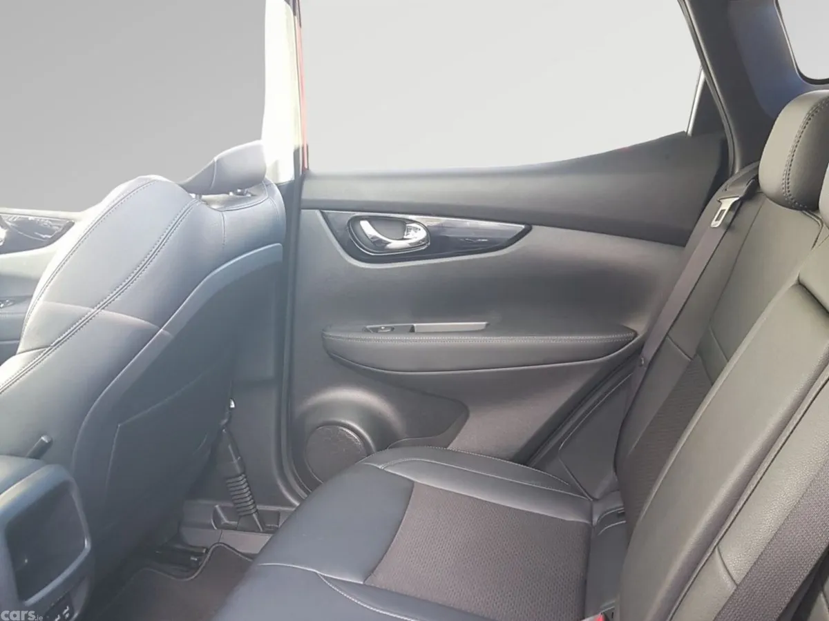 Nissan Qashqai SUV, Petrol, 2020, Red