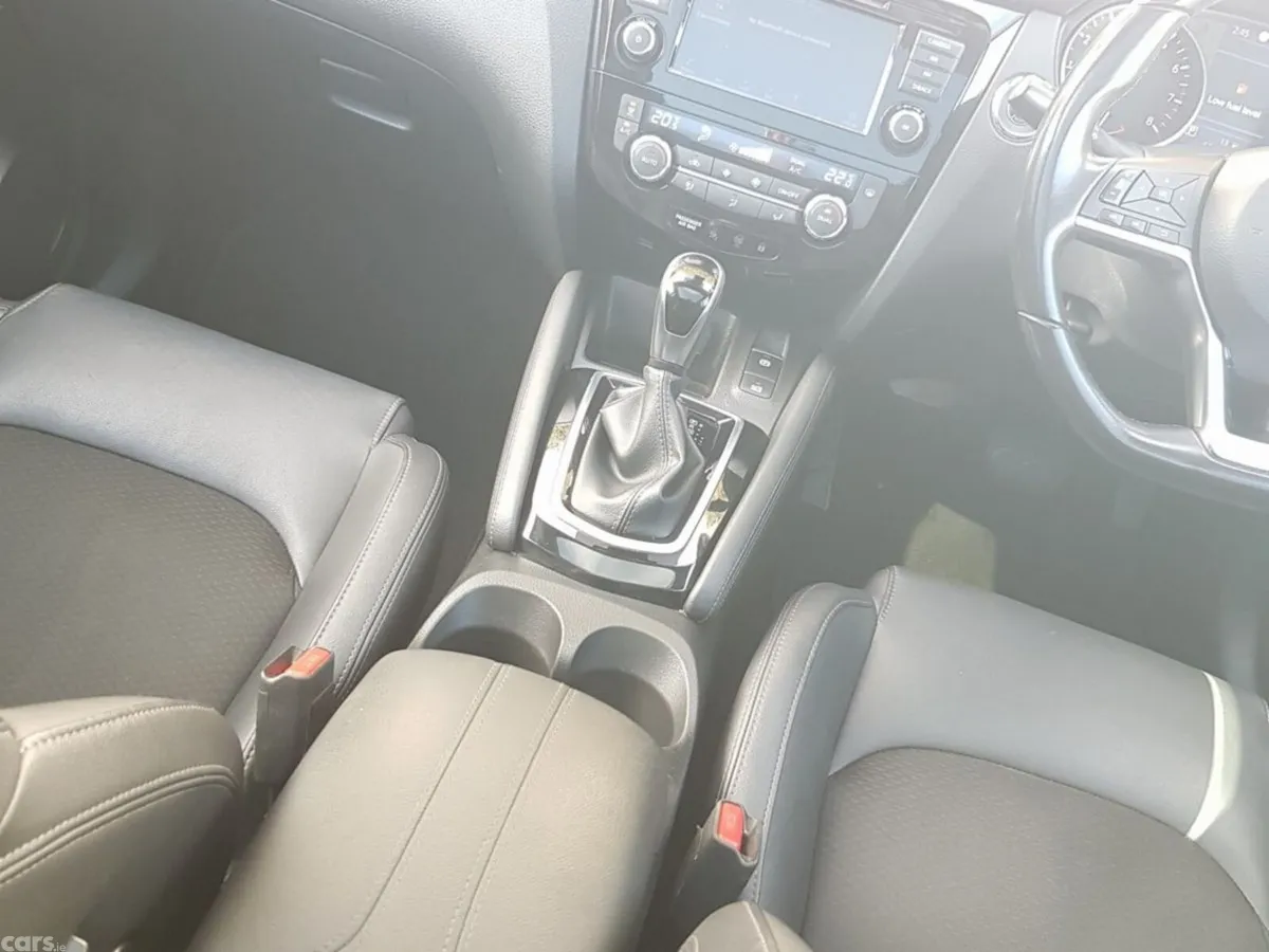 Nissan Qashqai SUV, Petrol, 2020, Red