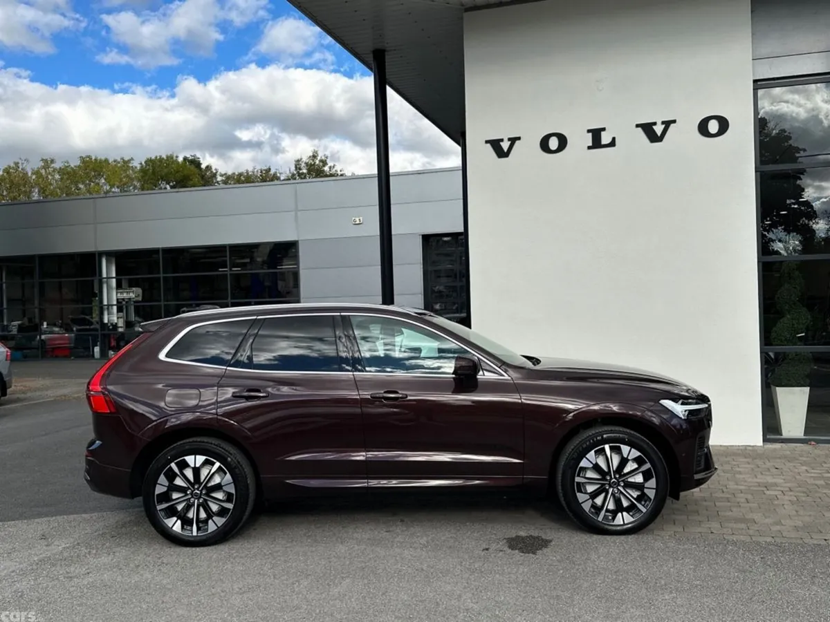 Volvo XC60 SUV, Petrol Plug-in Hybrid, 2026, Red