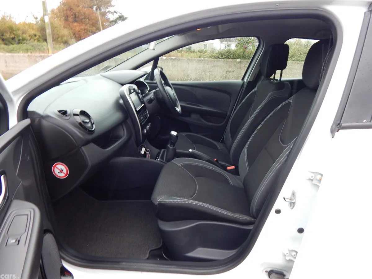 Renault Clio Hatchback, Diesel, 2017, White