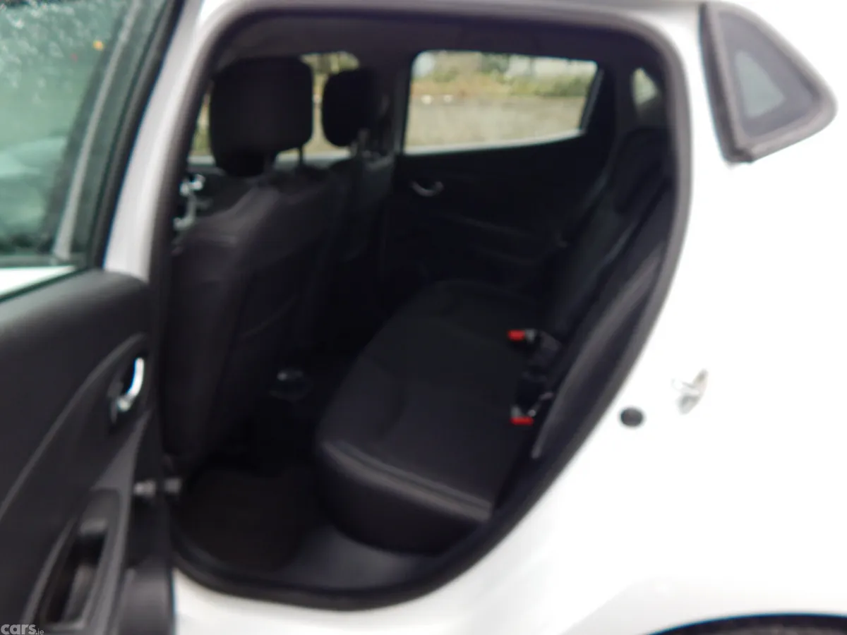 Renault Clio Hatchback, Diesel, 2017, White