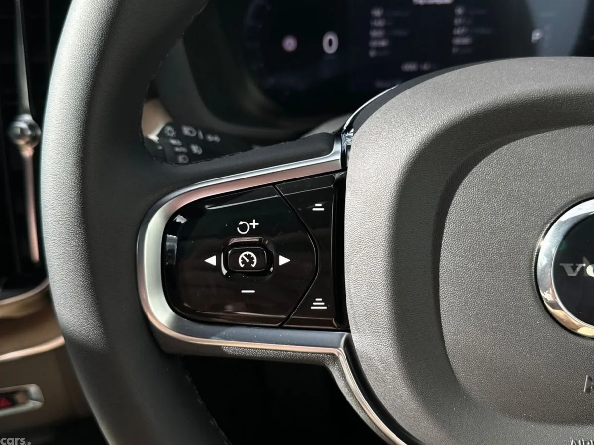 Volvo XC60 SUV, Petrol Plug-in Hybrid, 2026, Red