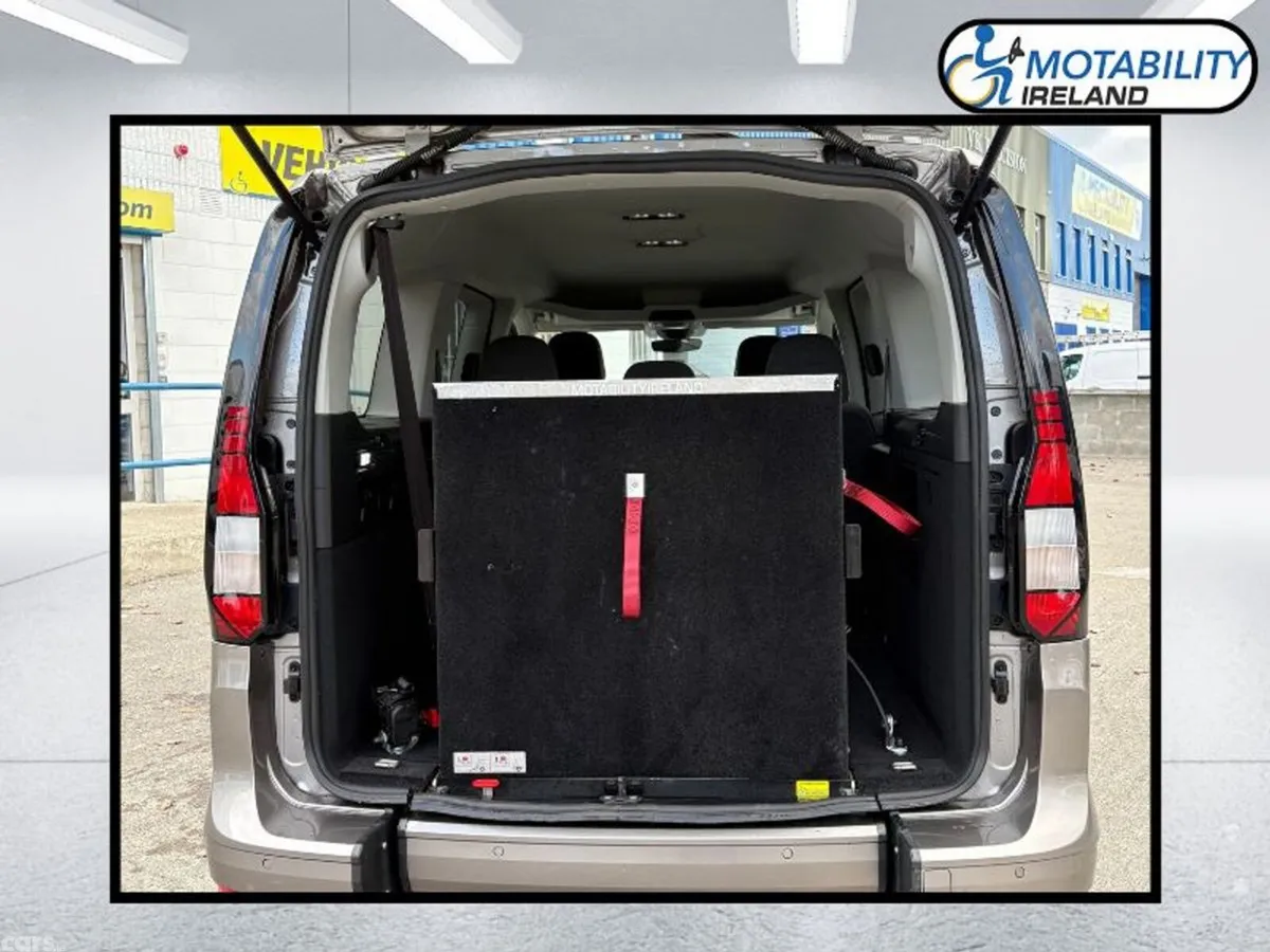 Volkswagen Caddy MPV, Diesel, 2023, Yellow