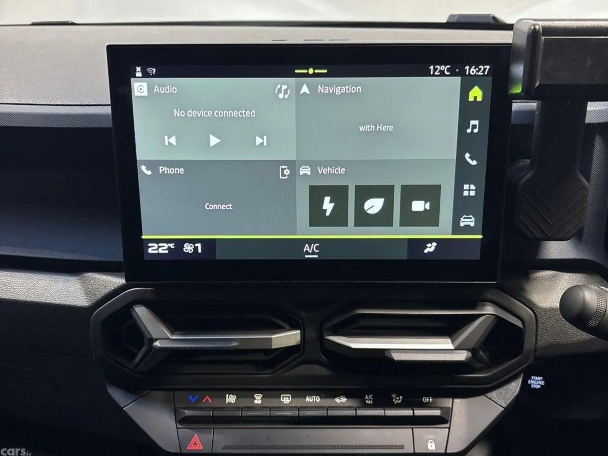 Dacia Duster SUV, Petrol Hybrid, 2026, Grey