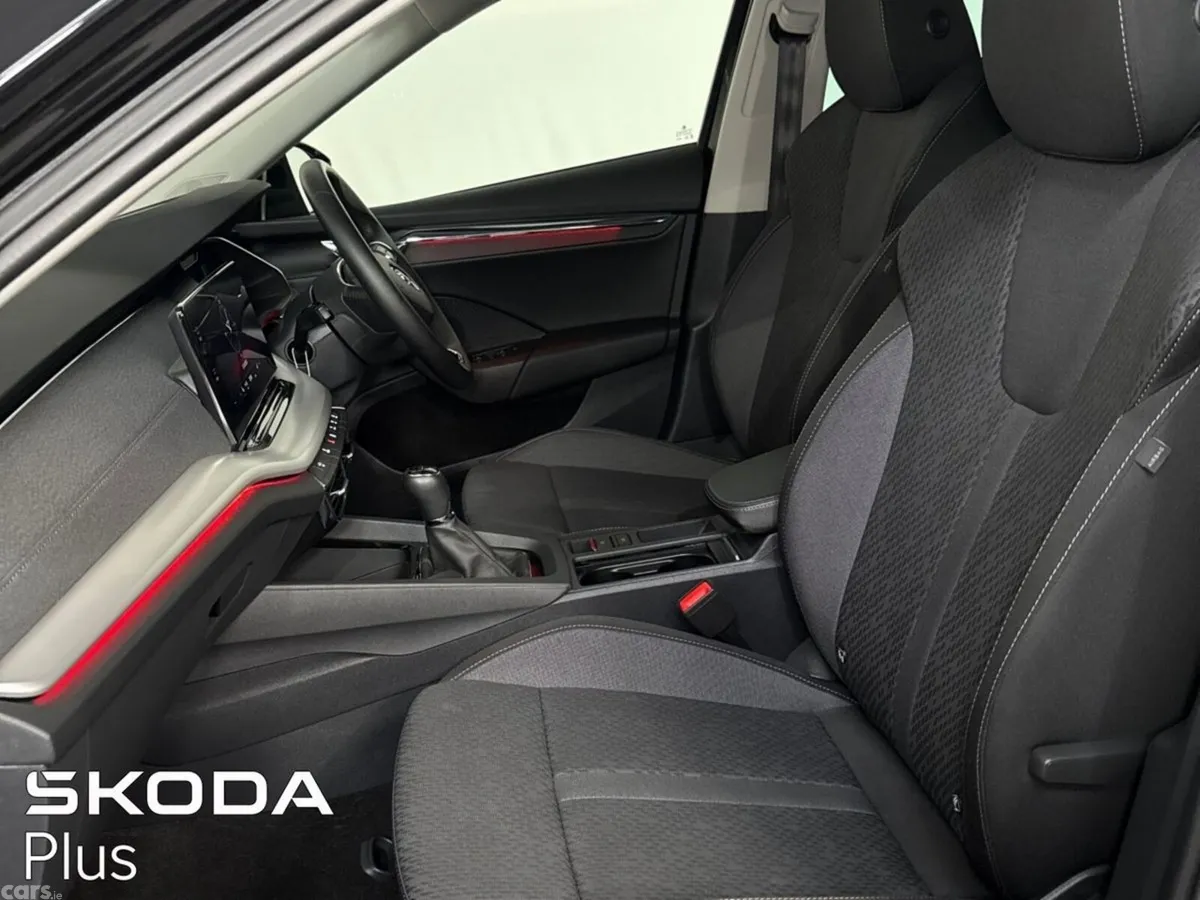 Skoda Octavia Saloon, Petrol, 2023, Black