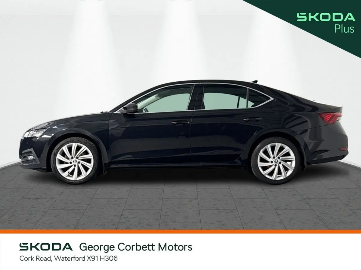 Skoda Octavia Saloon, Petrol, 2023, Black