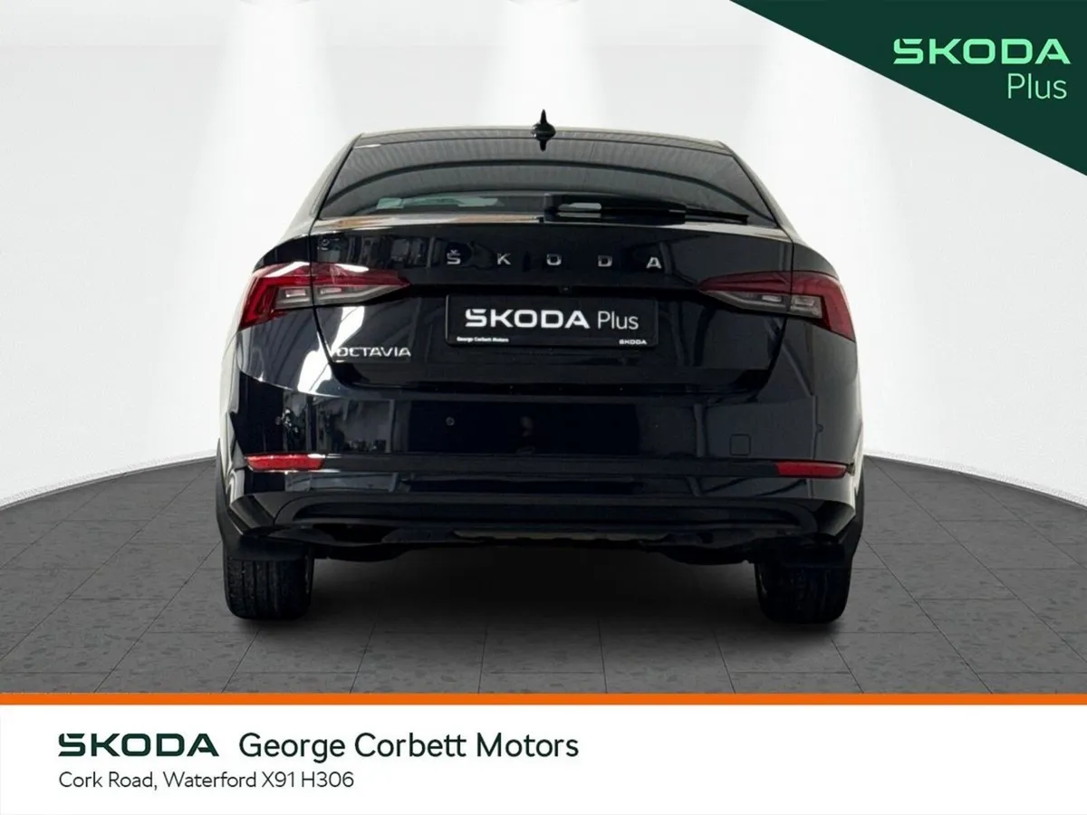 Skoda Octavia Saloon, Petrol, 2023, Black