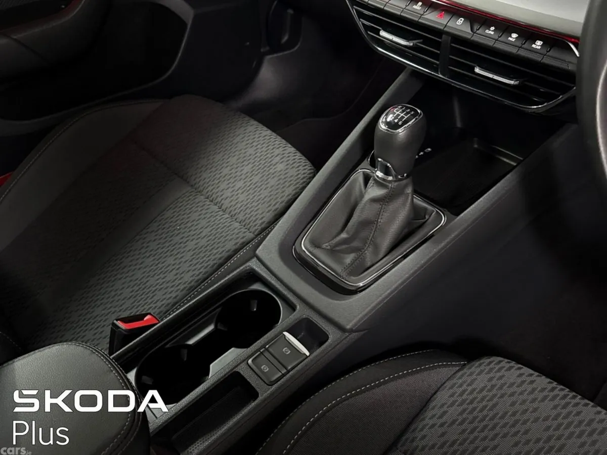 Skoda Octavia Saloon, Petrol, 2023, Black