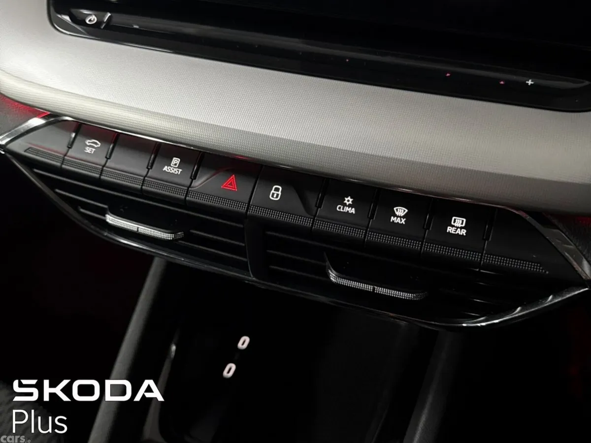 Skoda Octavia Saloon, Petrol, 2023, Black