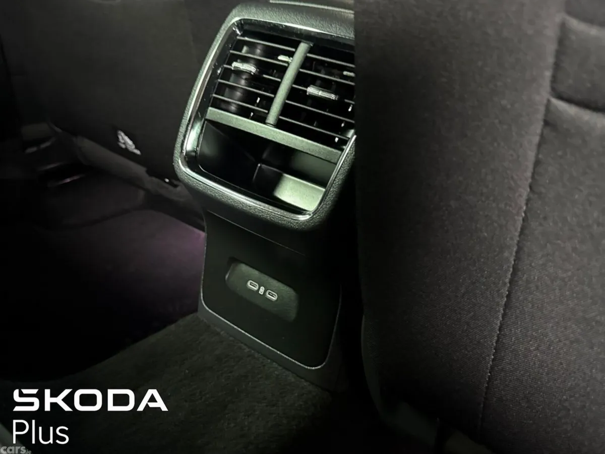 Skoda Octavia Saloon, Petrol, 2023, Black