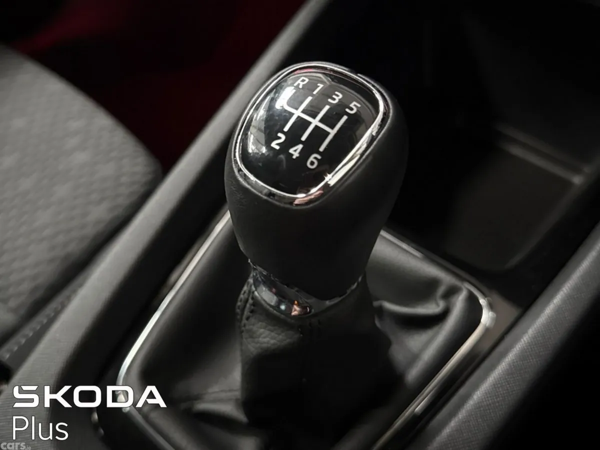 Skoda Octavia Saloon, Petrol, 2023, Black